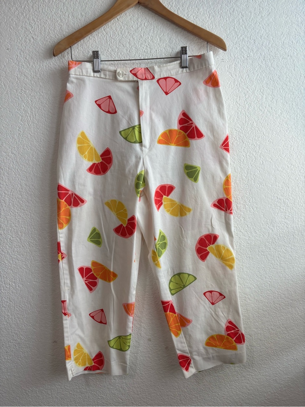 Vintage Briggs Fruit Novelty Print Colorful White Pants Cropped Size 12